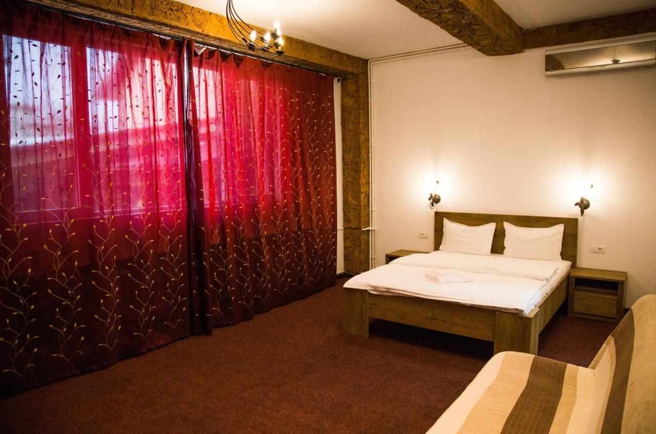 Motel Davios Târgu Jiu Extérieur photo